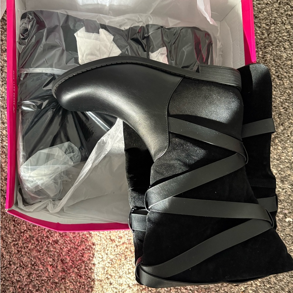 Elegant Black Women's Boots